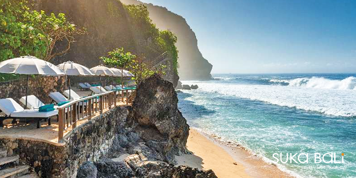 懸崖下的淨白沙灘 懸崖下的淨白沙灘