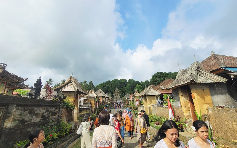 世界前三大乾淨村莊-芃里普蘭村 / 傳統服飾體驗-1 世界前三大乾淨村莊-芃里普蘭村 / 傳統服飾體驗-1